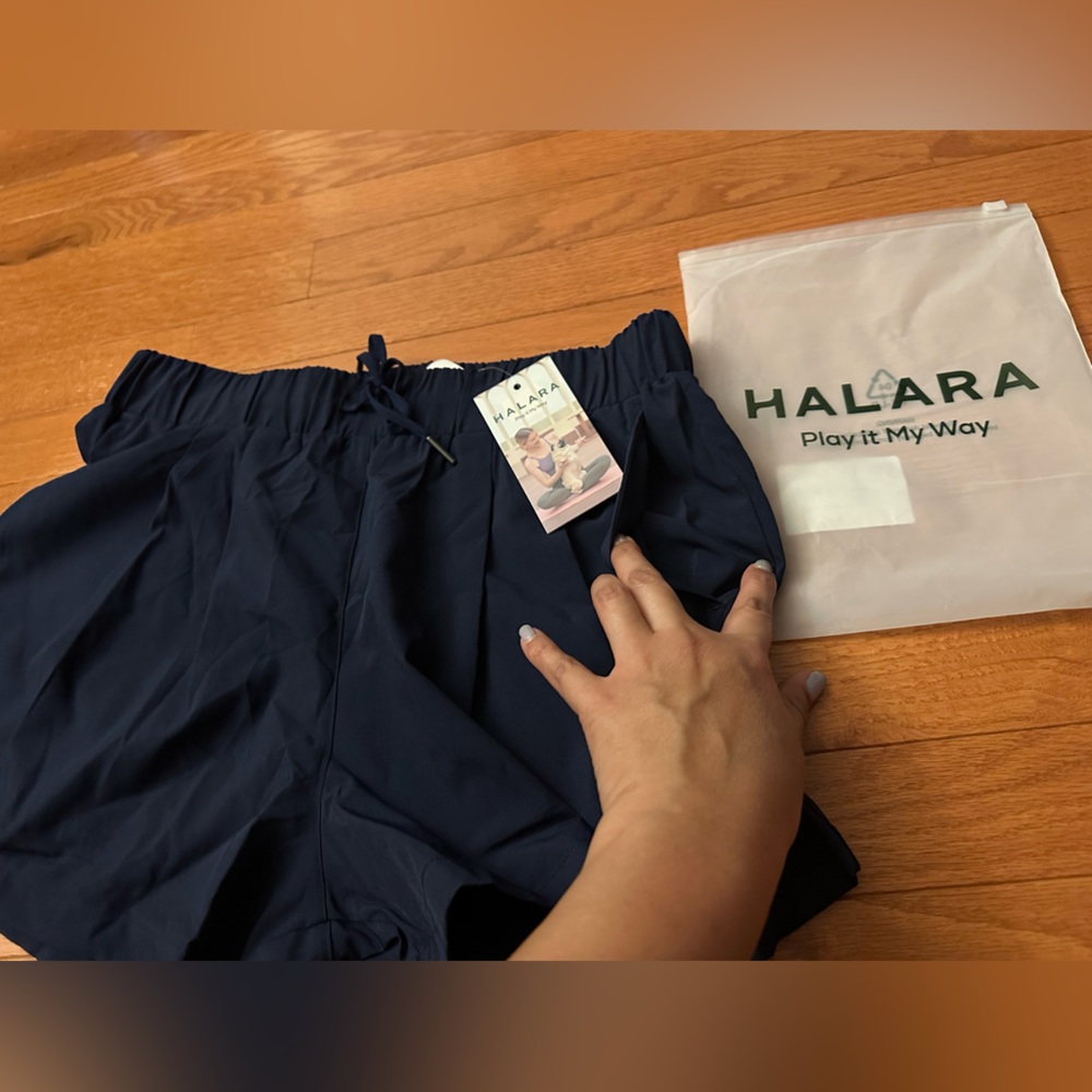 Brand new Halara navy blue athletic leisure breathable shorts, size M - Picture 4 of 5